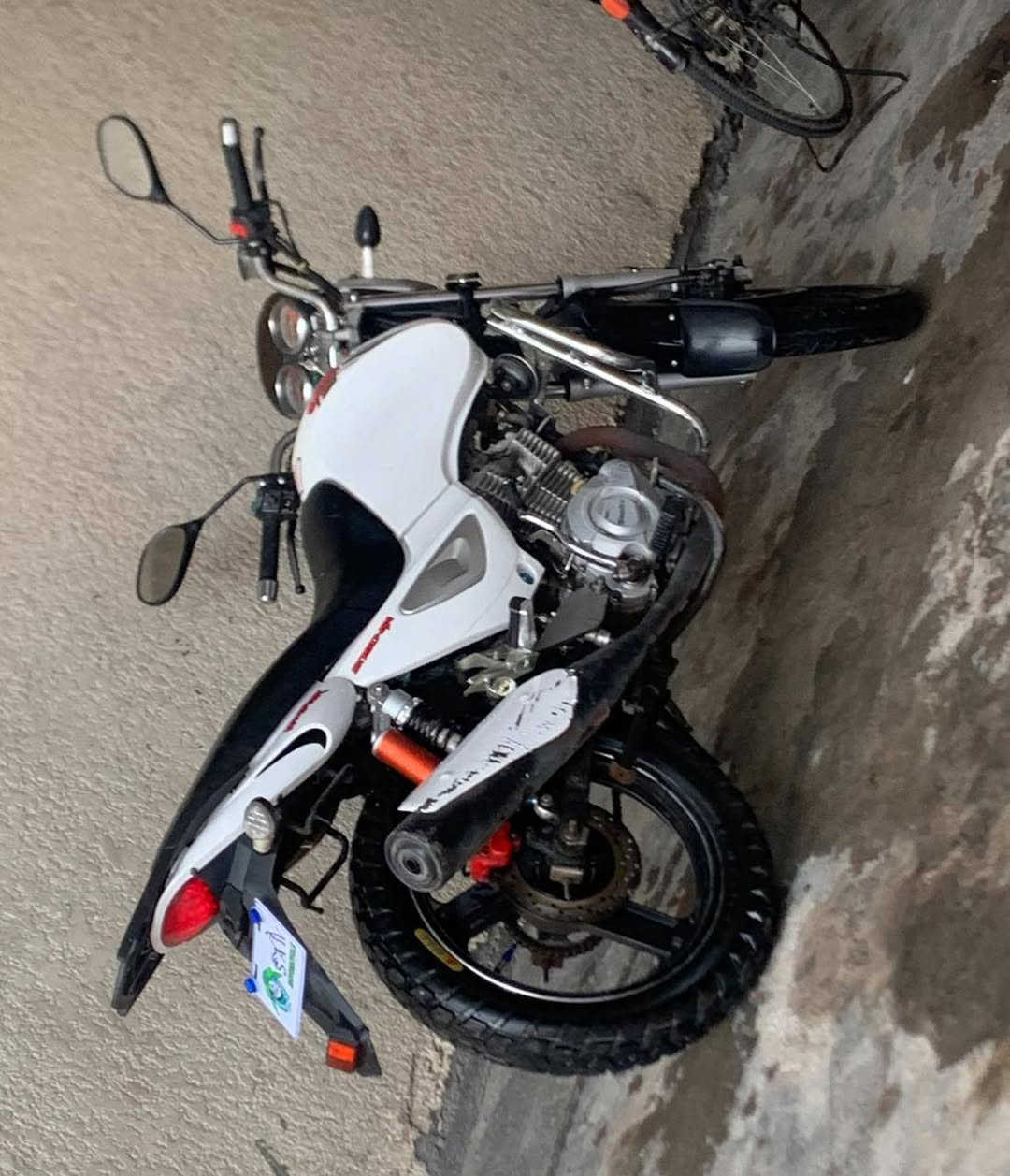 السلام عليكم ماطور سنكي للبيع موديل 2017 اوراق بي سعره 600 وبي مجال للشراي. الرقم ***********
