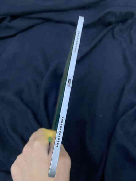 سلام عليكم ايباد 11 برو m2 ذ 256 بي فطور بل كلاس ما مأثر عليه مكاني الشعب وهذا رقمي ***********
