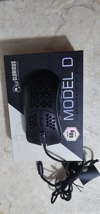 ماوس كلوريس موديل D نضيف استعمال قليل  السعر 40 واتساب : 07812410525