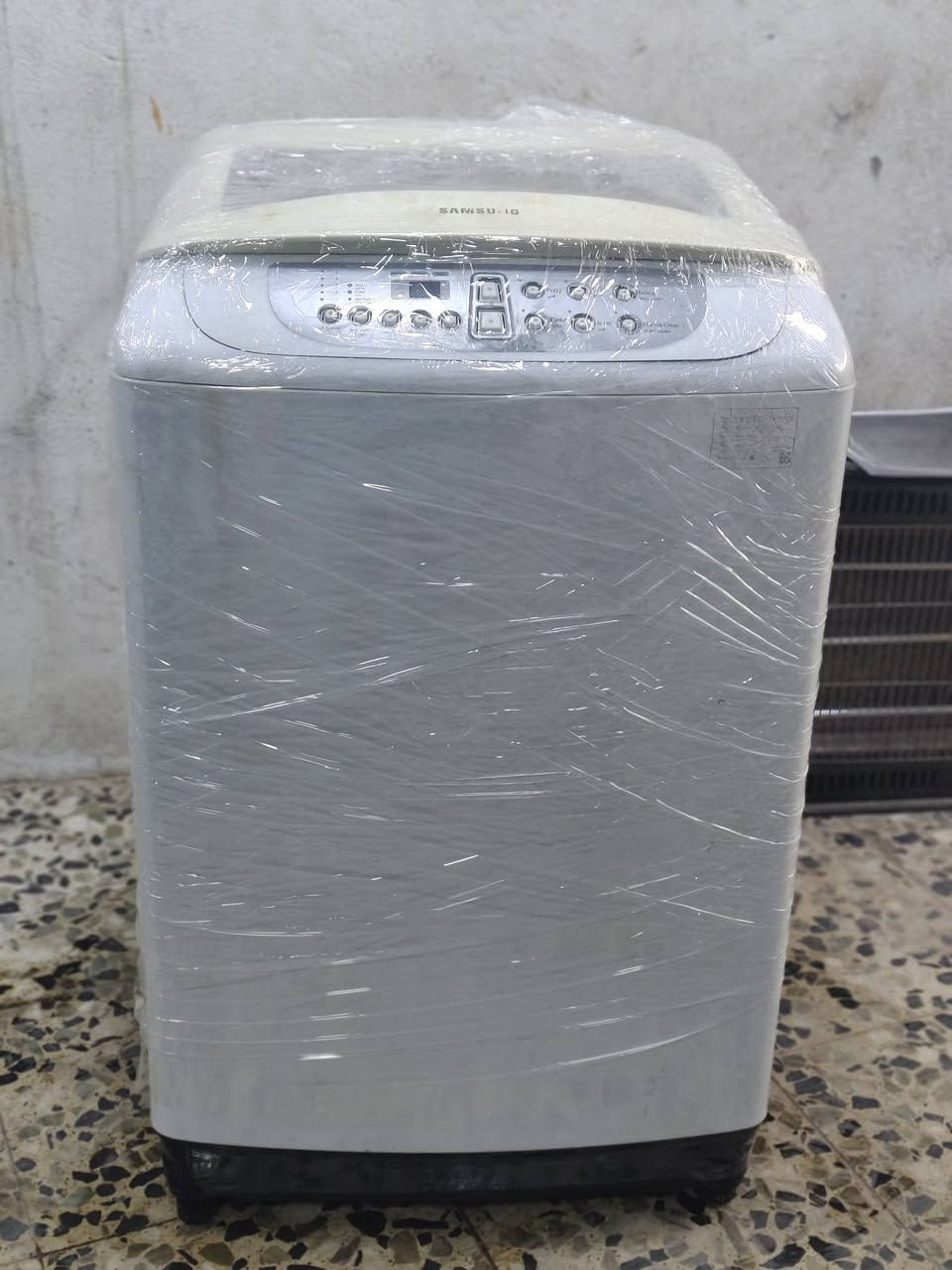 غسالة سامسونج أوتوماتيك أصلية – 12 كيلو 🧺
✨ أداء جبار – نظافة من أول غسلة
 🌀 سعة كبيرة تكفي العائلة كاملة
 ⚡ هادئة وتوفير عالي بالكهرباء والماء 💧
 غسيل قوي بدون تعب ✅
 جاهزة للعمل 100%

🔥 تشبه الجديدة 
🔥 سامسونج الأصلية 
📍 السعر 200 الف وبيها مجال 
 
 📞 ***********
كربلاء حي العامل قرب مول الباقر مدخل شارع جامع ال شبل من جهه المول
