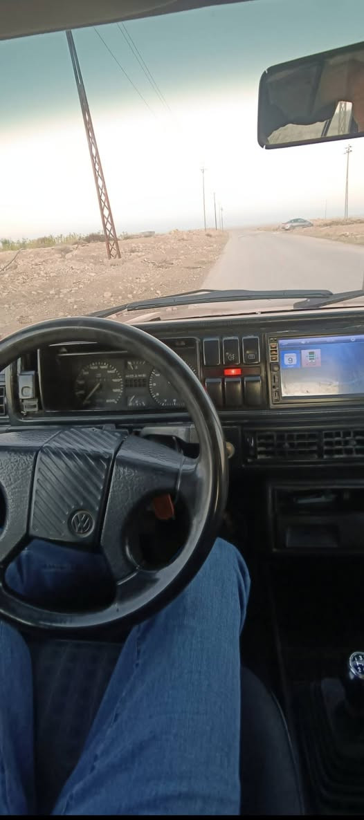 كولف عظم موديل 1990  سياره جاهزه مابيها اي نقص صدر امامي كامل كله جديد والخلفي دبلات جدد محرك 1800 كير عادي سياره ما بيها نقص سعر٣٠ وبيها مجال 
 ***********
