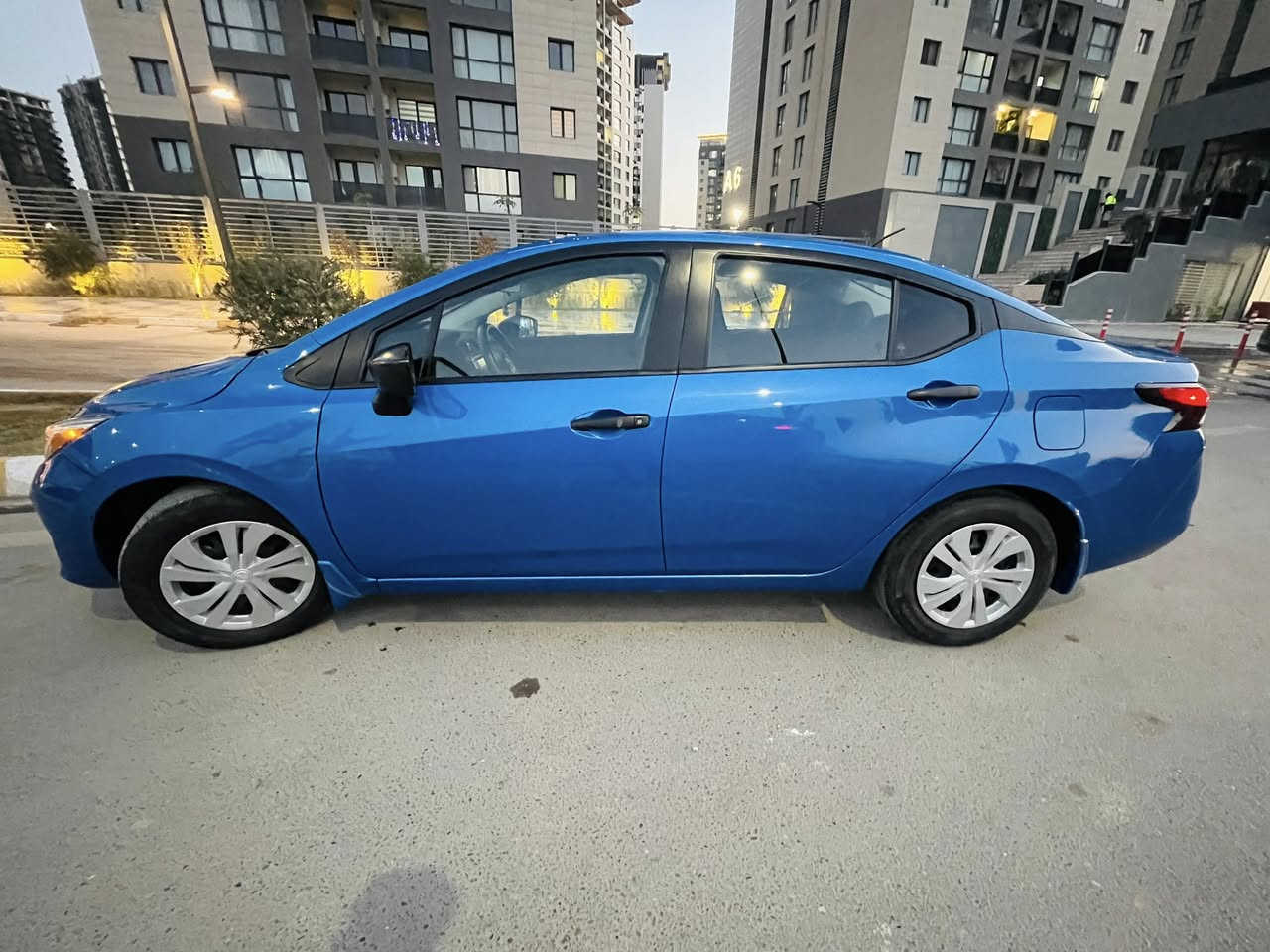 نيسان فيرسا
موديل 2024

الفئة S

عداد المسافة 27000 

المحرك 1600 دبل نوزل 

الكير 8سرعات 

تحكم ستيرن جهتين

كروز سرعة

شاشة كار بلي +كامره 

رادار امامي وخلفي 

توقف ذاتي امامي وخلفي 

حساسات خلفية 

تنبيه الخروج عن المسار 

تدفئة ستيرن 

شاشة اعطال 

حساسات ضغط الهواء 

الضرر بنيد +جاملغ مصلح عل بارد بدون اي ضرر في الشواصي والداخل نهائياً 

السعر 132 للاستفسار ***********

مكاني بغداد حي الجهاد.
