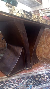 ميز طعام السطح مرمر والقاعدةخشب النظافة مبينة سعر 200 ألف لان كولش ثكي...