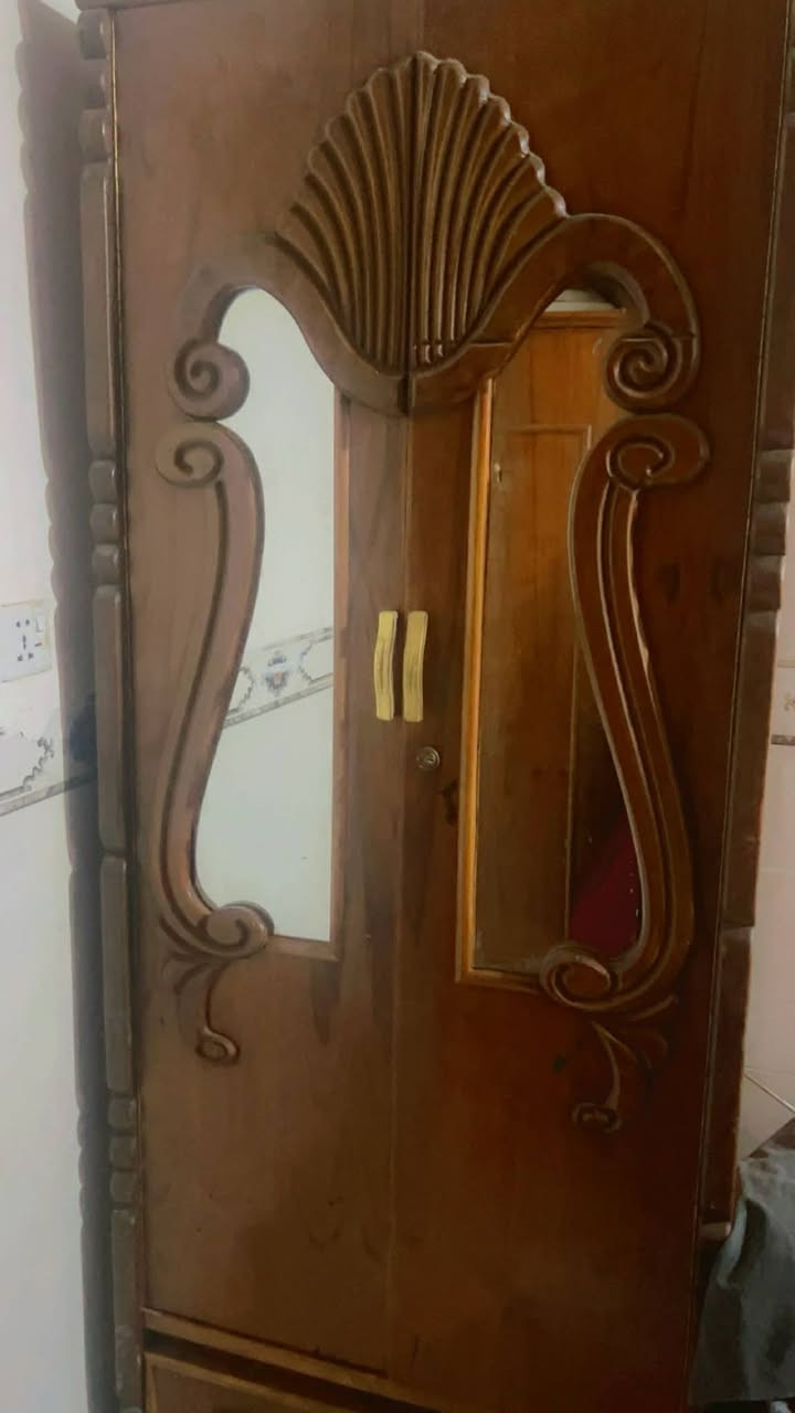 السلام عليكم متاح غساله سعر ١٦٠
زاويه كنتور سعر٥٠ الف 
ملحق كاونتر سعر٦٠ 
جربايبه مع دوشك سعر ١٠٠ الف 
ميز تواليت سعر٤٠ الف
مكاني بعقوبة
 ‏‪***********‬‏
