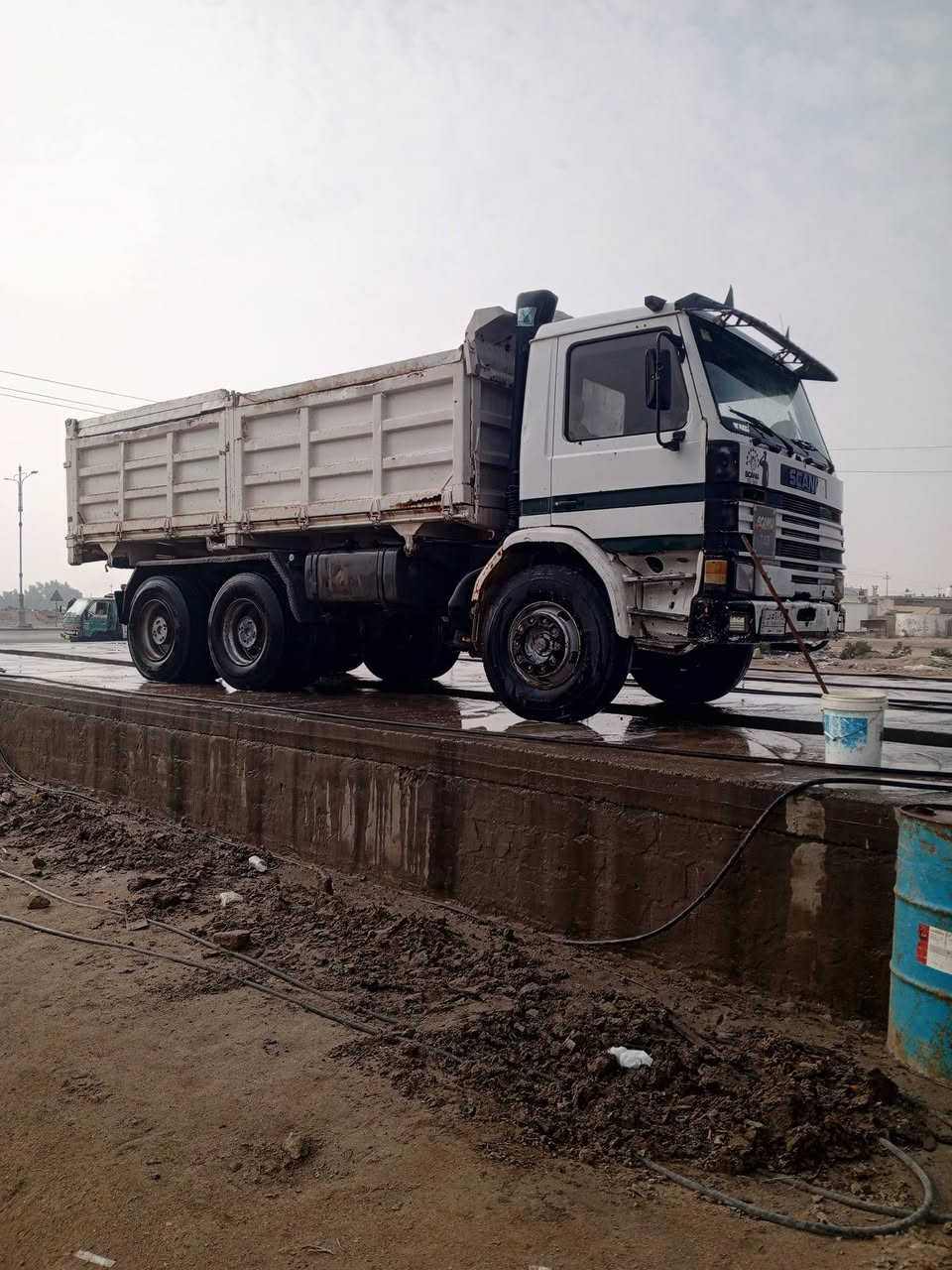 سلام عليكم سكانيه البيع شاصي مكفول تخم تاير مجموعه كتر رقم نينوه سنويه ال 28 المكان  الاتصال ***********
