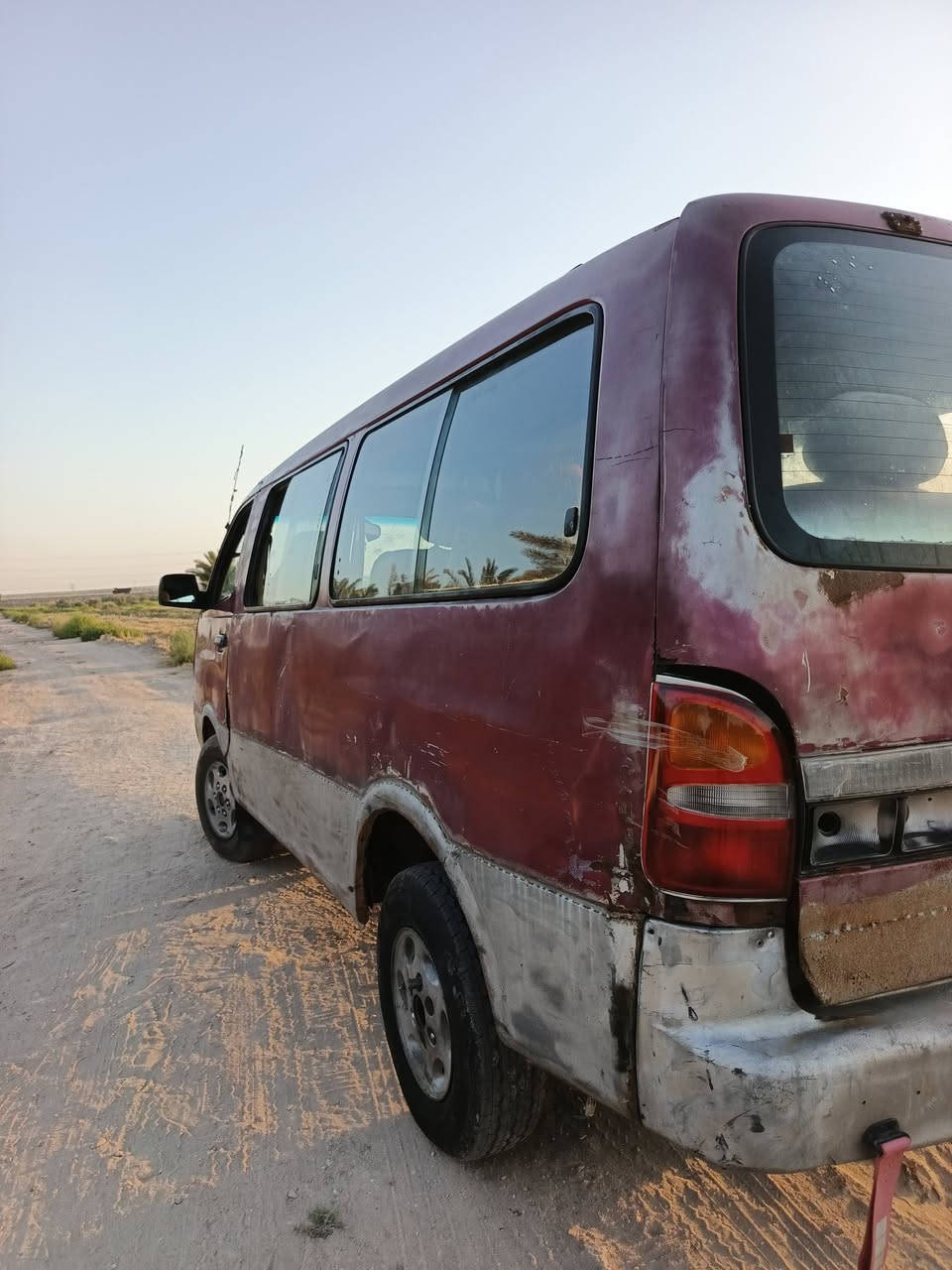 كيه بريجو للبيع موديل ٩٦ سياره  بسمي رقم انكليزي شرط التحويل طالعه توه من السمكري سياره حلوه ونضيفه السياره تبخر المكان السماوه لاتصال علا الرقم ***********

