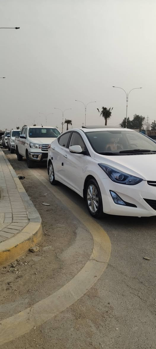 سلام عليكم الانترا 2014 خليجي كفاله عامه فول مواصفات فتحه لد امامي خلفي كامرا حساسات شاشه . 
كير محرك حداديه تخم تاير شرط سياره جديده كلش ماشيه 152 الف مرقم مثنى بسمي تحويل مباشر .
السعر ب129 بيها مجال للاستفسار ***********
مكلف بالنشر مجال غير متواجد ع النت .
