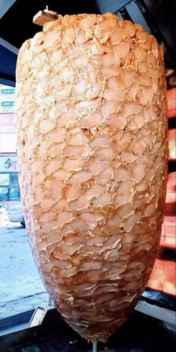 سلام عليكم انا معلم شاورما ،وجاج مشوي ،ومحشي وصلصات طعم وريحه وشكل مميز متفرغ للعمل من سوريا مقيم في بغداد للتواصل (***********)
