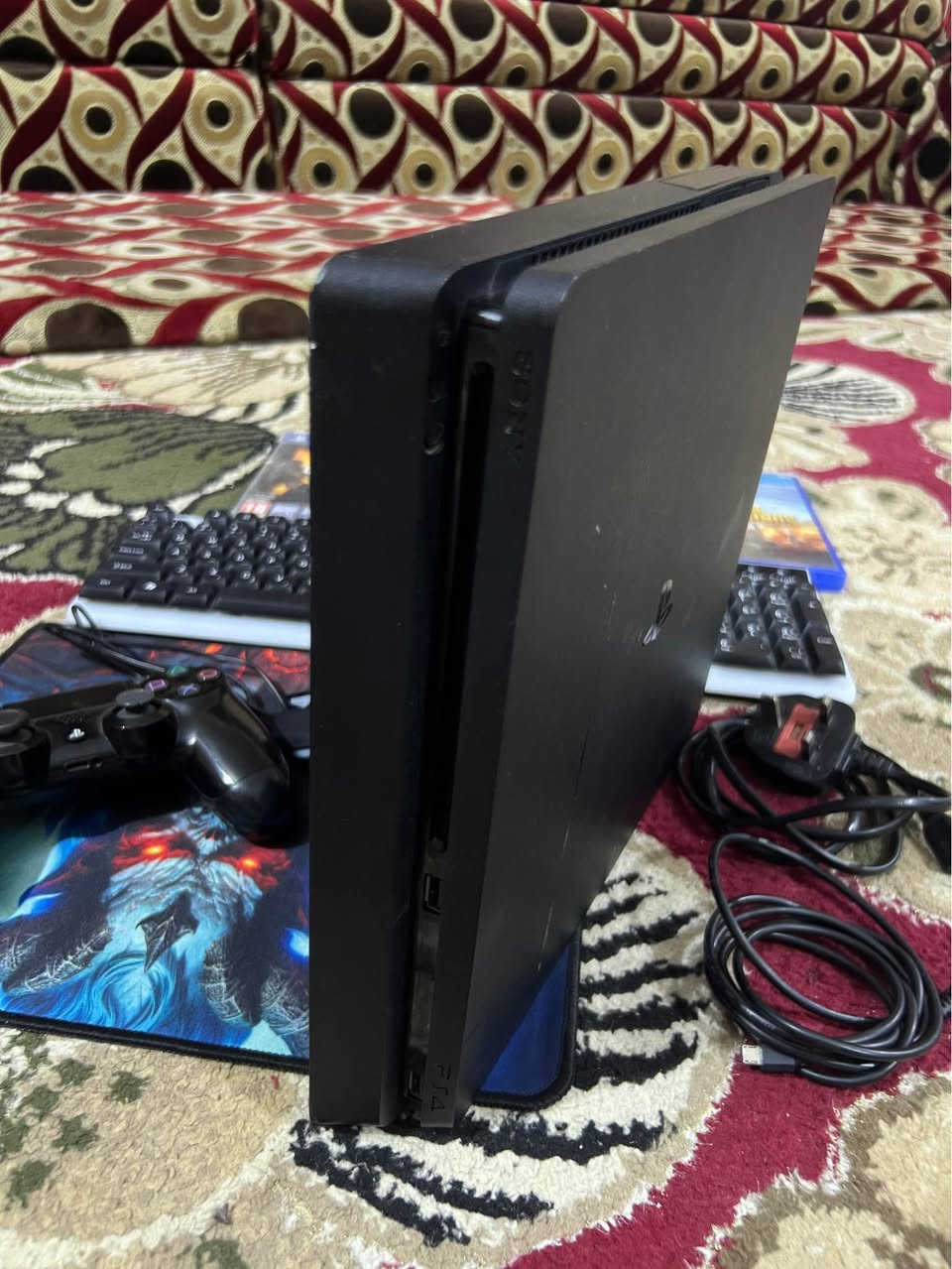 سلام عليكم بليستيشن 4 سلم 500GB اخو الجديد لامصلح ولامفتوح شرط فحص وضمان 
الملحقات : 
جوستك اصلية مع كابل شحن 
كابل تشغيل البلي
كيبورد RGB ماركة JEQANG
ماوس RGB ماركة JEQANG
باد ماوس 
مع اقراص عدد 3
1- كول اوف ديوتي بلاك اوبس 
2- ببجي ستيم 
3- كريتوس جزء 4 
وبي حساب موضح بل صور بي هواي العاب مملوكة ابرزهن 
My First Gran Turismo1-
 EA Sports FC 26 
eFootball 26 بيس
  EA Sports FC 25
Gravel Demo
The Crew Motorfest 
البلي شرط لامصلح ولامفتوح تجي تفحص والك بي ضمان مكاني البصرة الجمعيات ***********
السعر 265 البصرة, العراق
