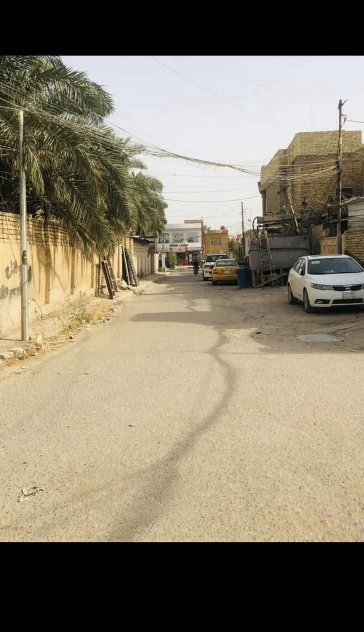 بيت مساحته 225    طابقين يحتوي على غرف نوم عدد:6   اربعه فوك واثنين جوه وصحيات عدد:3   وصاله عدد :2   وديوانيه كبيره ومطبخ حار وبارد ومخزن ومحل بناء حديث

للستفسار الاتصال 
0771 574 4883
***********
