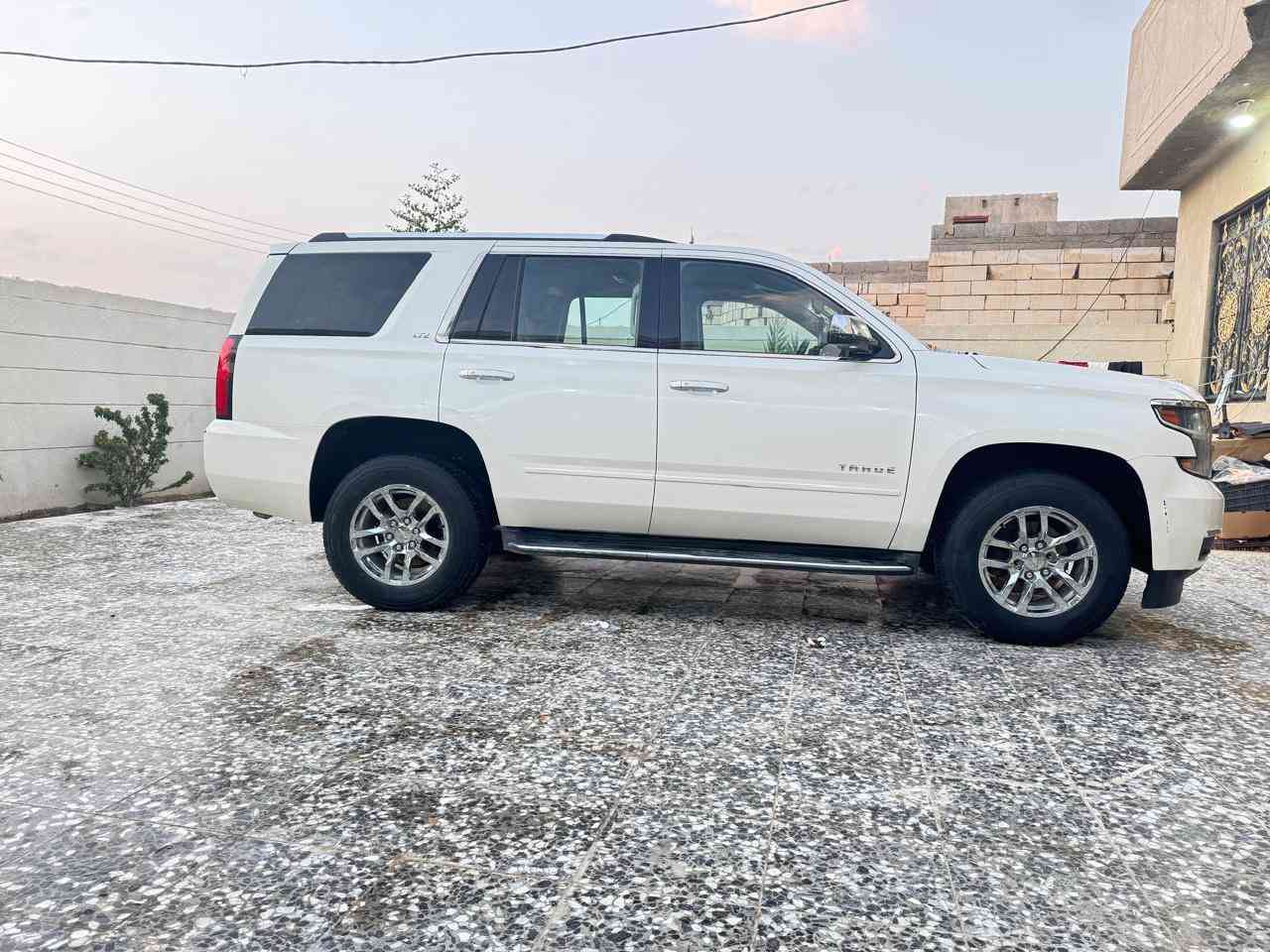 تاهو15للبيع Ltzخليجي معروفه فول مواصفات سعر320وبيه مجال بسيط شرط الفحص مكان البصرة ***********
