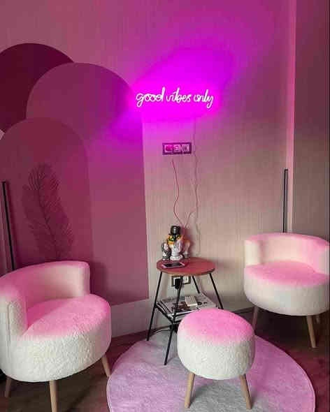 ركن الراحة والجمال صار بلاااش🔥
كونر الاسترخاء شرط الاصلي الثقيل 

الهيكل :خشب طبيعي متين 🪵
المقعد:اسفنج عالي الكثافه لراحه لا توصف ☁️
القماش:تيدي ناعم ولمسة فخمه 🪐
الالوان:تفصال حسب ذوقك (ابيض،اوف وايت،اسود،وردي،بيجي،جوزي،رصاصي،مشمشي) 
سهولة التنظيف:فقط بقطعة قماش رطبه🫧

القياسات
الكرسي :  العمق 60سم /العرض 65 سم /الارتفاع 67 سم 
البوف :قطر 38 سم /ارتفاع 45سم 

السعر ١٣٠ الف فقط والتوصيل مجاني 

احصلي عليه الان واصنعي زاويتكِ الخاصه من الهدوء والاناقة 👌🏻❤️    تواصل ***********
