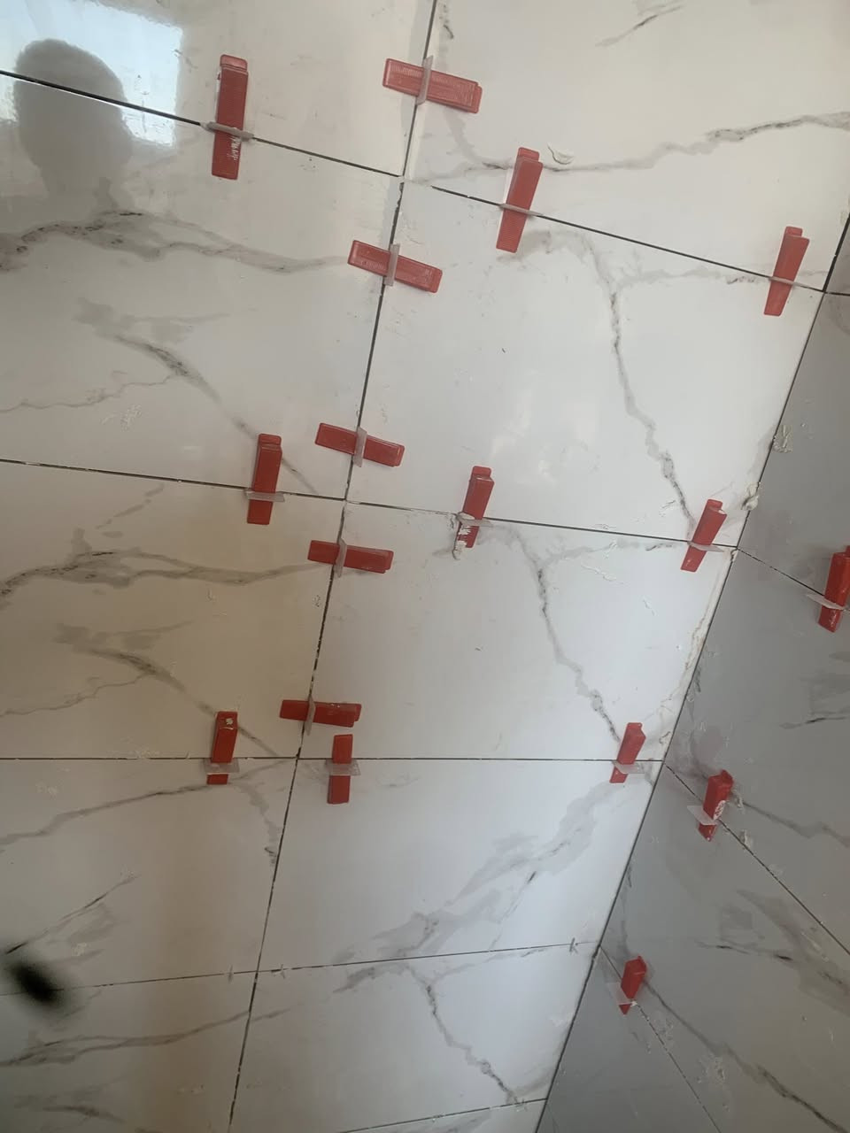 خلفه سراميك ارضي جداري. الواح درج بايه ومرايه ع متر اسعار مناسبه مكاني بصره زبير  شغلي جميع مناطق البصره ***********واتساب
