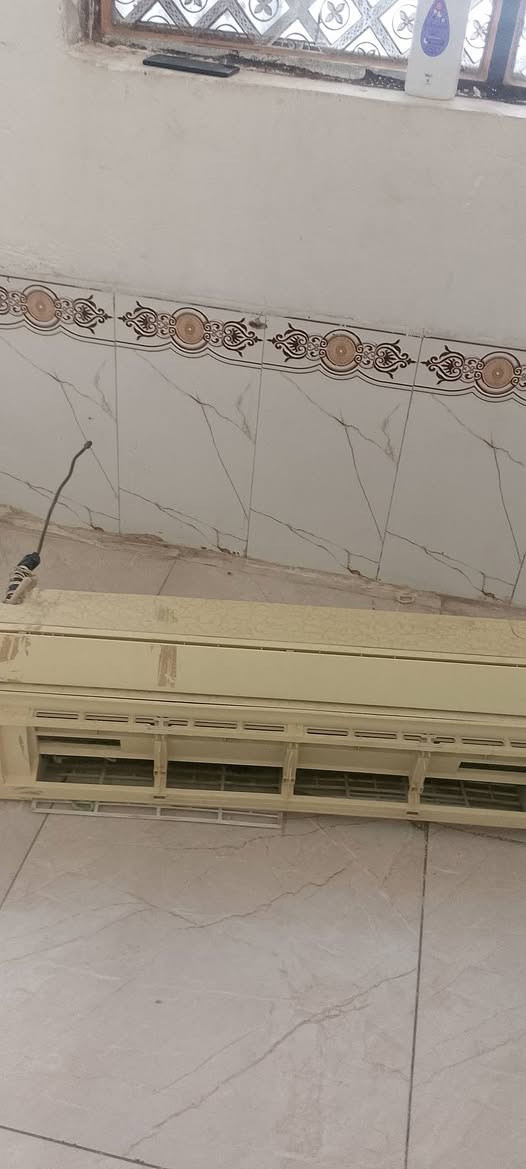 سبلت بانسونيك ٢طنين للبيع سعره 120الف**********************
