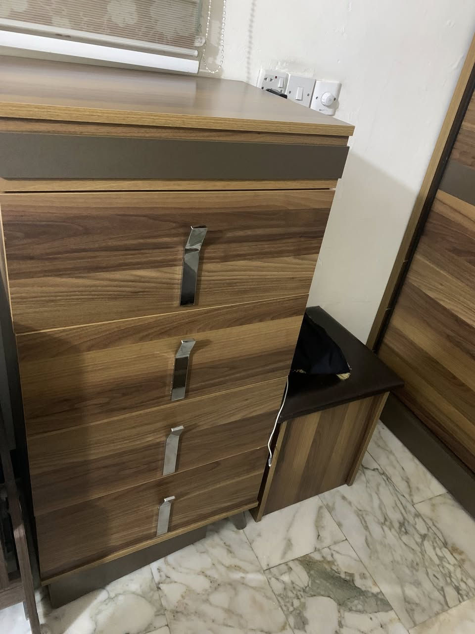 غرفه تركي للبيع
١٠ قطع مابيها اي ضرر غرفه تكمه ثكيله ب٨٠٠ وبيها مجال


**إذا كنت صاحب هذا الإعلان وتريد حذفه لأي سبب، رجاءا أرسل رسالة إلى الدعم الفني**