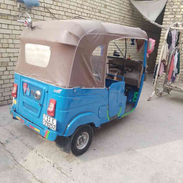 السلام عليكم ورحمة الله وبركاته تكتك لبيع 2021جاهزه من كلشي مكينه كفاله كهربايات كفاله تخم تاير جديد صبغ عام لجباليه تكتك تخبل مال جناي تكتك نقصه بس سايق بالعافيه على لياخضه المكان المدينه بل دسيم السعر
 8 ملاين وبيه مجال حق الجيه  ***********
