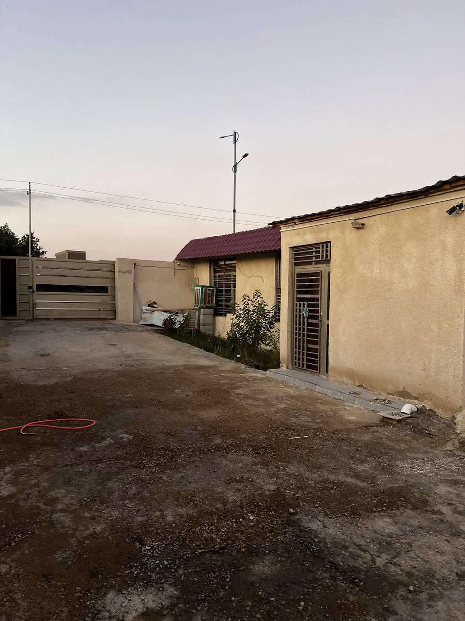 مشتمل مؤثث مع مزرعه اكثر من دونم الموقع كورنيش الحكيم 
 غير متواجد على الفيس ***********
