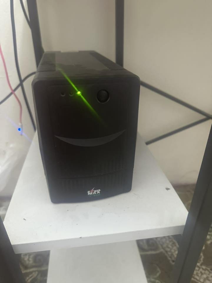 للبيع ‏Xbox Siris s استعمال قليل جدا غير مفتوح ولا مصلح يجي ويا الكارتون و جوستك مال جهاز هم جديدة ويا شاحنة مال بطارية الجوستك ويا يوبي اس 1500 جديد ويا الكارتونة مالتة وشاشة ASUS جديدة استعمال قليل كلش ويا ماوس وكيبورد بالكارتونة للبيع ب ٥٠٠ ألف وبي مجال بسيط 
بغداد البياع ***********
