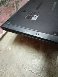 الموصل ايمن • كور i5 جيل سادس • خلل فلات شاشة