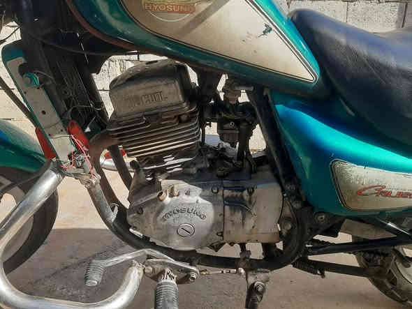 السلام عليكم اخوان هارلي ٢ ولف جاهز وشغال السعر ٤٥٠ وبيه مجال حك الجيه متواجد عالفيس او الاتصال ***********
