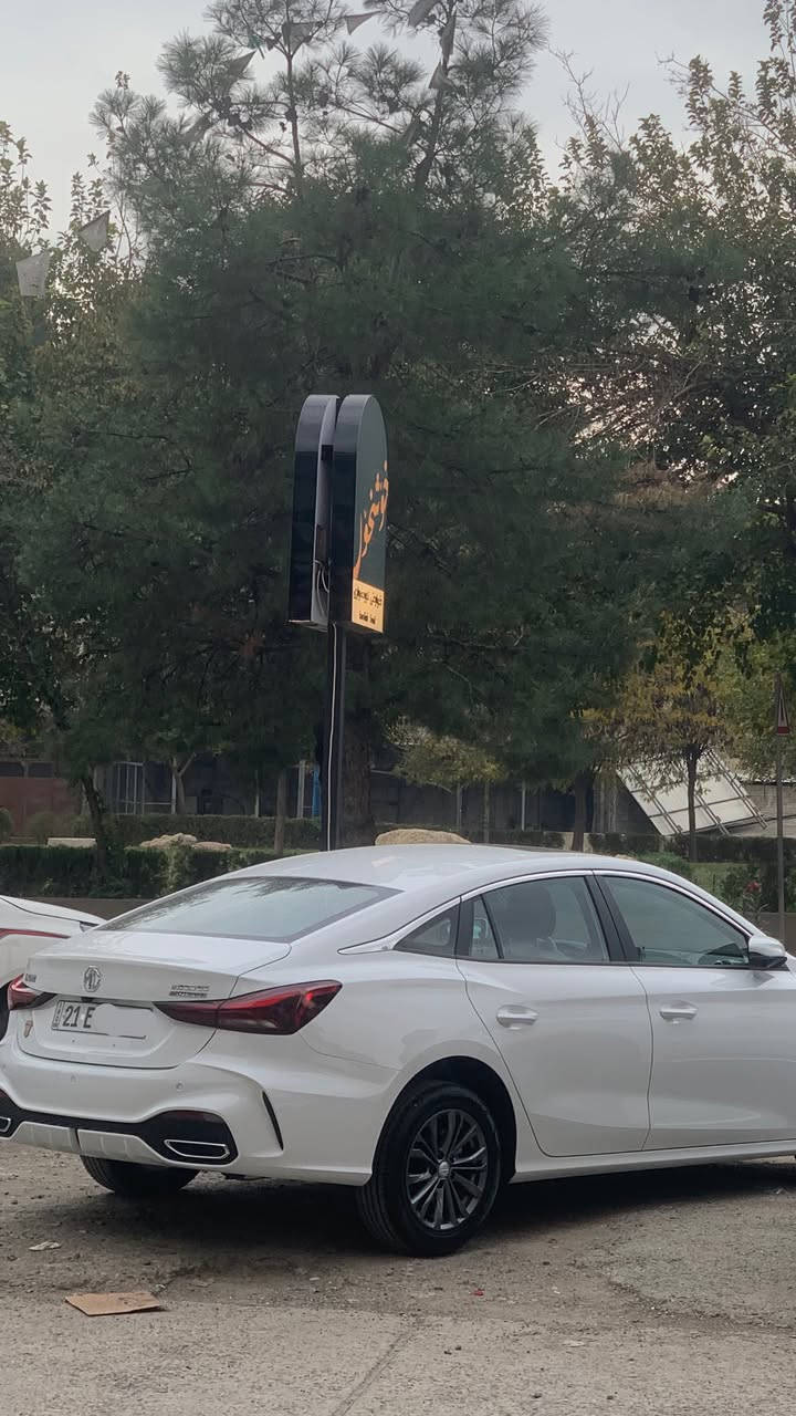 سلام عليكم اخوان MG5 شكل الجديد موديل 2025 فول مواصفات
محرك 1500 تنفس طبيعي 

تشغيل بصمة + ابواب 
فتحة سقف 
4 كاميرات 360 درجة 
حساسات 
تبريد قطعتين  
كشنات جلد 
هاند بريك بصمة 
اوتو بارك 
تحكم ستيرن جهتين 

ماشية 8000 كيلو اخت الزيرو السيارة 
بانزين فقط محسن ودهن اصلي دير وتوكل ع الله طرق خارجية رزانه مقاصرة من كل النواحي 
سيارة تاخذها ثاني يوم تتحول ب اسمك رقم سليمانية 
سعر 128 ورقة وبيها مجال للشراي 

ويرحم والديكم الي نيته يشتري يراسلني 
والي يدور عملة وبياعه شراي لا يدخلي لان ما افيدك امانه الله السيارة بس للجناية

للتواصل *********** موجود واتساب
