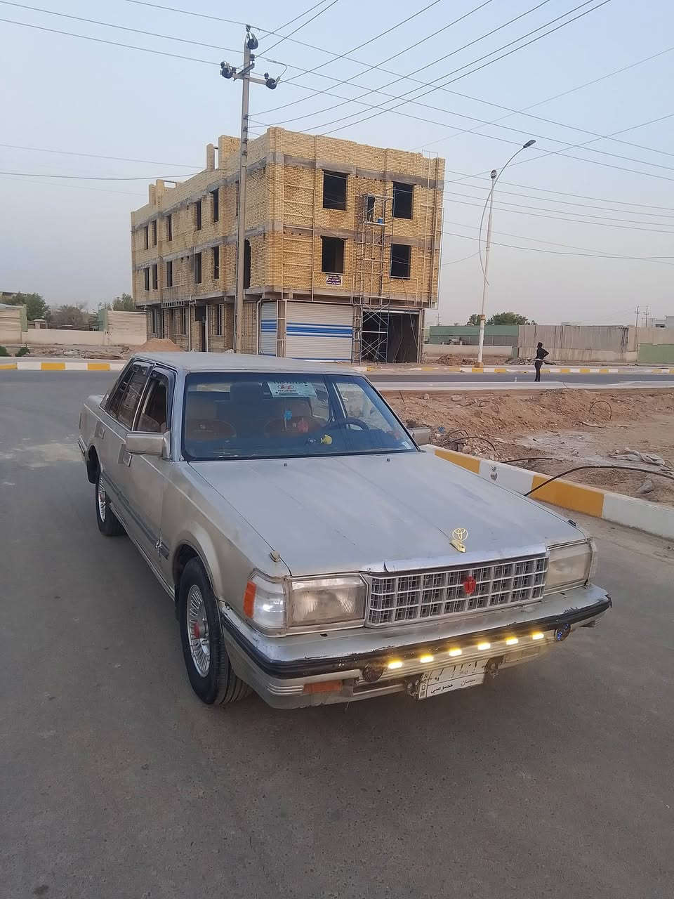 سلام عليكم للبيع او مراوس سوبر مديل 1985 رقم ميسان تحويل ثاني يوم مكينه وكير جدد حداديه جديد تخم تاير باتري جديد كهربائيات شغاله سياره جاهزة خير من الله ترايك وين ماتريد سعر مناسب 32 ورقه وبيه مجال مكاني ناصريه مركز شراي يتصل مكلف بنشر وهاذ رقم ***********
