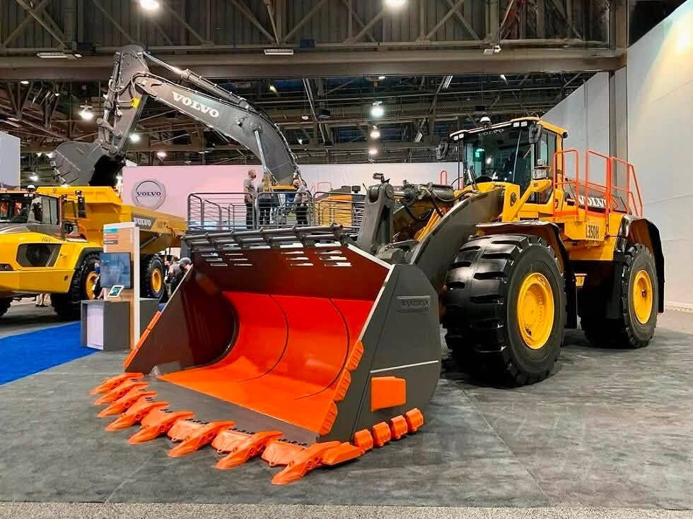 New Volvo L350H2 wheel loader #loader #volvo #caterpillar #machinery #machine


**إذا كنت صاحب هذا الإعلان وتريد حذفه لأي سبب، رجاءا أرسل رسالة إلى الدعم الفني**