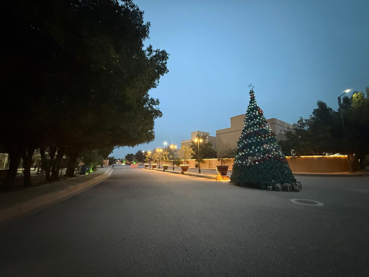 دار 🏠 للبيع ابي غرق مجمع الكوثر السكني

ممسكون سابقاً (zero)          ((تسليم مباشر)) 

المساحة:150م         

واجهة:7.5م

نزال:20م

الطابق الأرضي : غرفة نوم-صاله-مطبخ-كلدور- مناور-مجمع صحيات-كراج-حديقتين خلفيه واماميه 

الطابق الثاني: غرفة نوم- هول 

خدمات المجمع.   ((كهرباء 3فيز)) ((مجاري امطار ومياه ثقيله تصميم المجمع الدور الاوربيه)) 

———————————————-

للأستفسار  مراسلة الصفحه 

أو الاتصال على الرقم 

       سيد زين الحلو 

0️⃣7️⃣8️⃣8️⃣1️⃣7️⃣3️⃣5️⃣3️⃣1️⃣0️⃣

——————————————-

               مكتب القلم للعقار 

📍عنوان المكتب - ابي غرق - حي الحسين-قرب مشروع الماء
