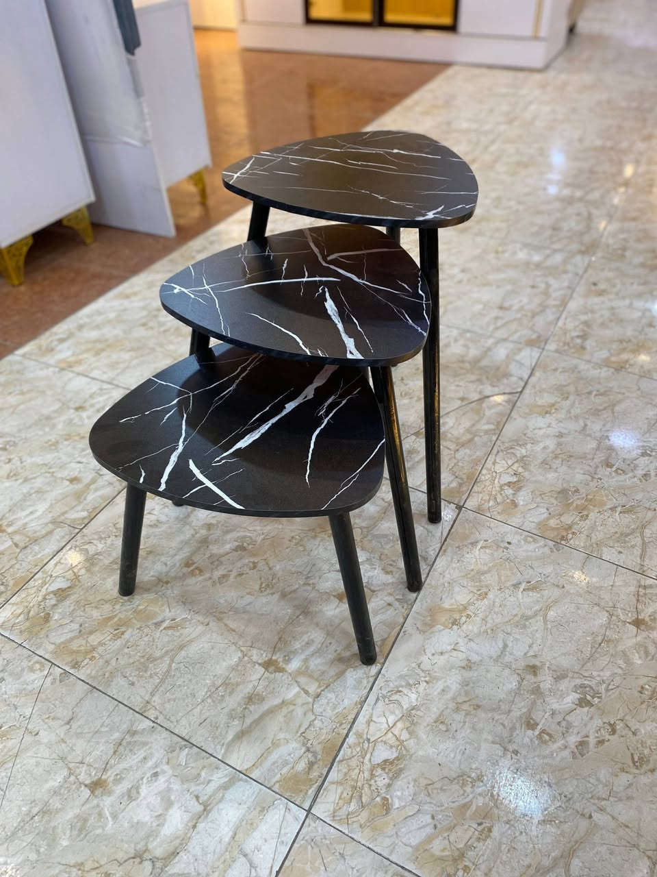 مساء الخير  سيت طبلات ثلاثي الالوان مرمريه  65 الف 
التوصيل 5 لجميع المحافظات
 والاسود هذا خشب


**إذا كنت صاحب هذا الإعلان وتريد حذفه لأي سبب، رجاءا أرسل رسالة إلى الدعم الفني**
