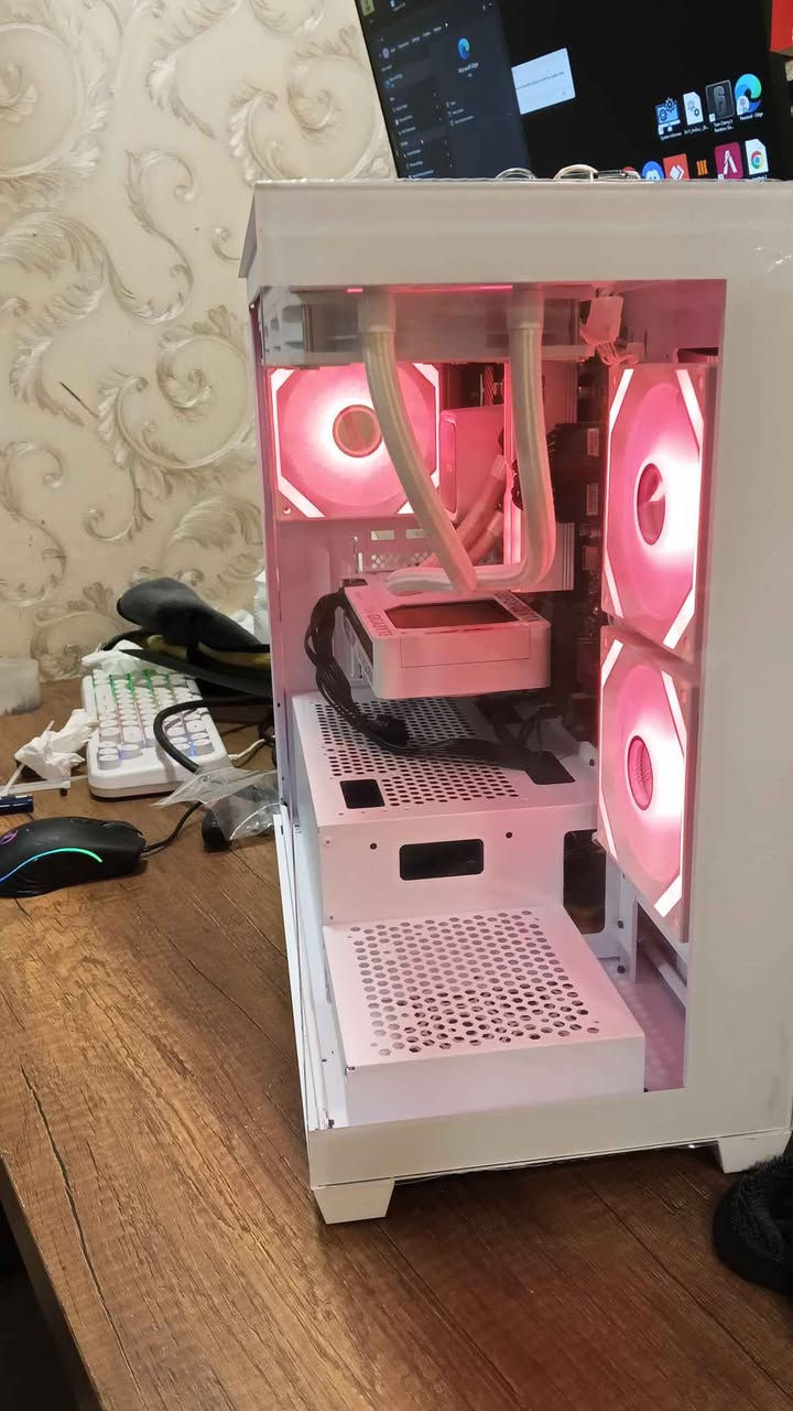 CPU: RYZEN 5 9600 X
GPU: RTX 5060 8G Gigabyte 
MB: MSI PRO B650M-P DDR5
PSU: 650W 80 PLUS SEGOTEP
STORAGE: 1T NVME T-FORCE 650
RAM: 2X16 32G 6000MH2. G.SKILL DDR5
COOLER: MSI 360M WITIE
CAVAR: X7 FAN ARGB

1150$ أربيل, العراق


**إذا كنت صاحب هذا الإعلان وتريد حذفه لأي سبب، رجاءا أرسل رسالة إلى الدعم الفني**