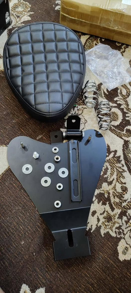 ستيرن ناصي +كشن+جاملغ ببر نفس الي بلصور الجاملغ يرادله صبغ فقط للبيع  ***********
