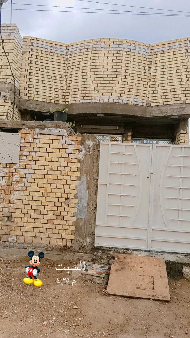 سلام عليكم الدار الببيع مساحه 100متر
طابق ونص كهرباء ماء ومجاري وتبليط
واجهة 5نزال 20 بناء جديد حديث 
في منطقت المعوقين الاستفسار 
الاتصال ع رقم ***********

