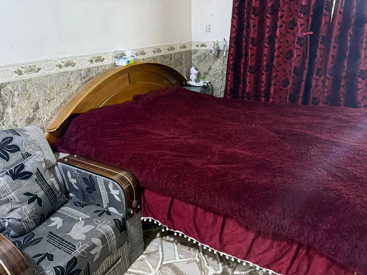 السلام عليكم ورحمه الله وبركاته . غرفه اخشاب نظافه جيده للبيع صاج مثل ماموجود بالصوره. رقم الهاتف . ***********
