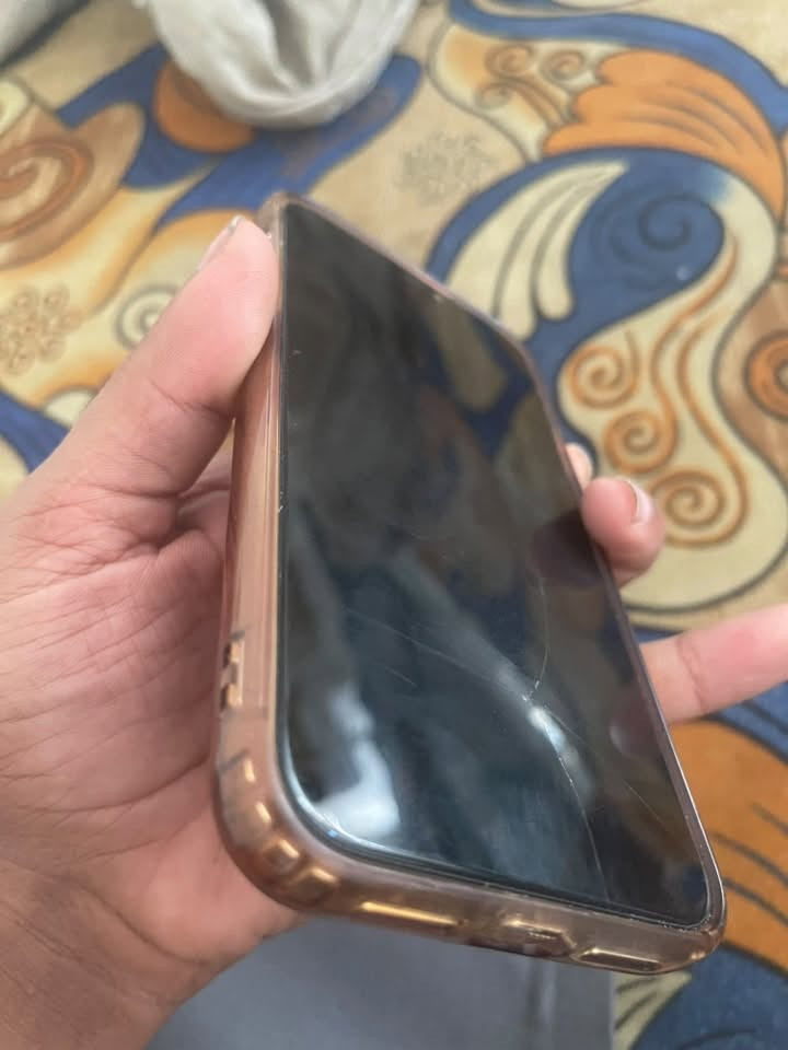 سلام عليكم بيع مستعجل
ايوفن 11عادي مبدل شاشة مال تفصيخ 
وبطارية بجيس ذاكرتة ١٢٨جهاز حلو 
السعر 150 مكان بغداد المشتل 
الرقم:***********
