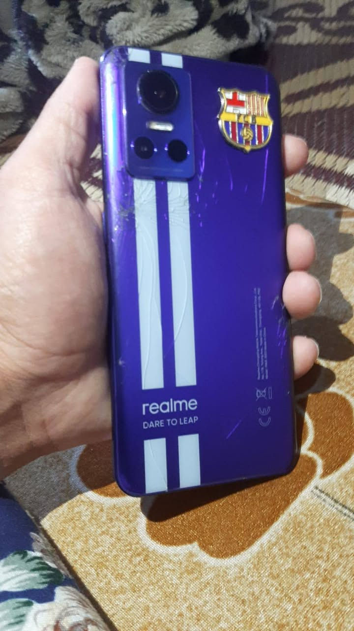 موبايل نظافه مثل ما موضح بالصوره ذاكرته 256 موبايل يشغل 60 فريم جهاز يخبل سعره 180 وبي مجال للشراي مكانه بغداد الرقم الموبايل ***********
