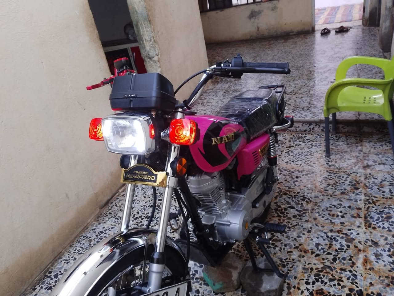 السلام عليكم نامه شلامجه مديل 25 رقم وسنويه دراجه جديده لونين ادراجه احمر اوردي مكان نجف حي النصار السعر (1400) وبيه مجال حك الجيه مكلف بل نشر هاذه رقم راعيه ***********
