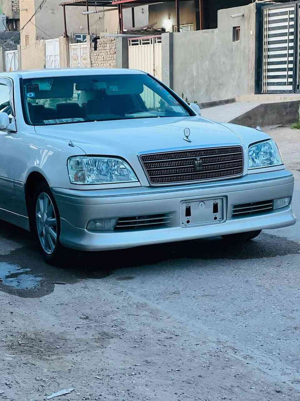 السلام عليكم ملكه موديل 200 اصل محرك كير حداديه تبريد كله جديد 3دكم محرك سي9 تبريد خلفي تحويرت نجف فوك وجوه  كفاله عامه سياره السعر ب137 وبيها مجال رقم الهاتف ***********المكان نجف عباسيه
