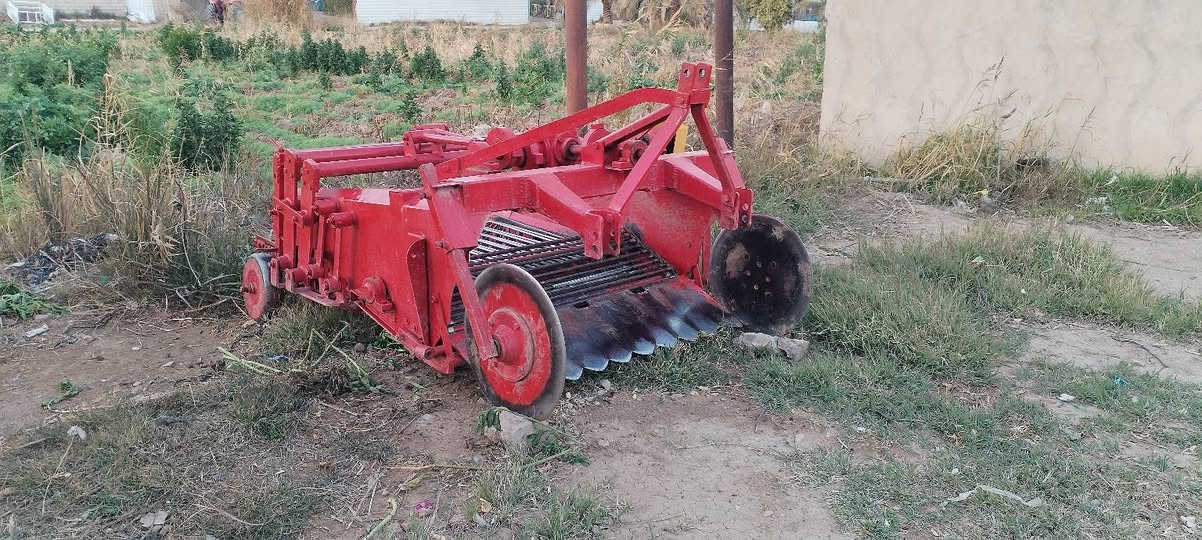 سلام عليكم ورحمة الله وبركاته قالعت بتيته تركيه نضيفها  البيع الاستفسار على الرقم***********
