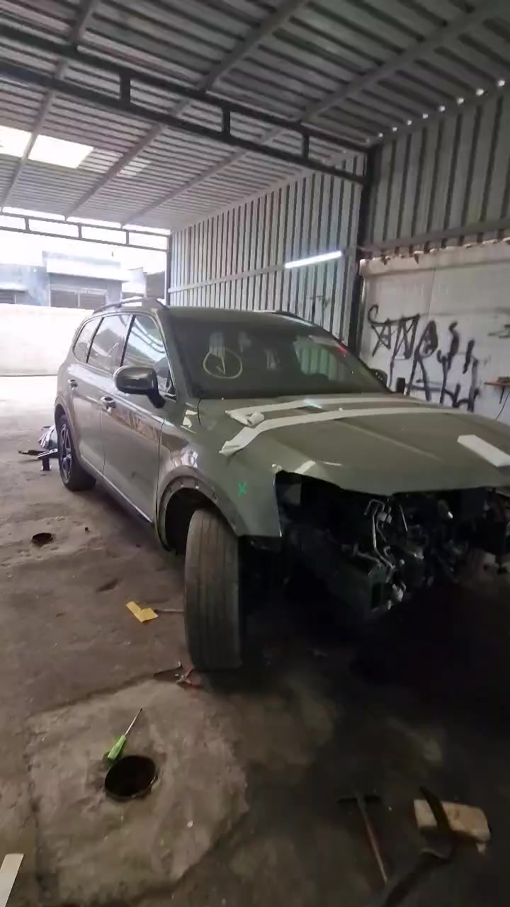 السلام عليكم
للبيع كيا تولرايد 2024 فئة اكس لاين لون اخضر داخل مشمشي السياره مواصفات فتحه شاشة كبيره كاميرا رادارات اماميه وخلفيه وجانبيه تدفئة وتبريد بالكراسي كراسي كهرباء الكراسي الخلفيه سياحيه وباقي المواصفات المعروفه وحادث السياره فقط دعاميه بدون دواخل وبدون ايرباك 

مكان السياره حالياً بالأردن تدخل شهداء 

وسعر السياره مقارنتاً بالحادث واللون والداخل والمواصفات يعتبر مناسب الشراي يتواصل وياي

مكاني بابل المسيب 

تواصل خاص او واتساب او اتصال 
***********
