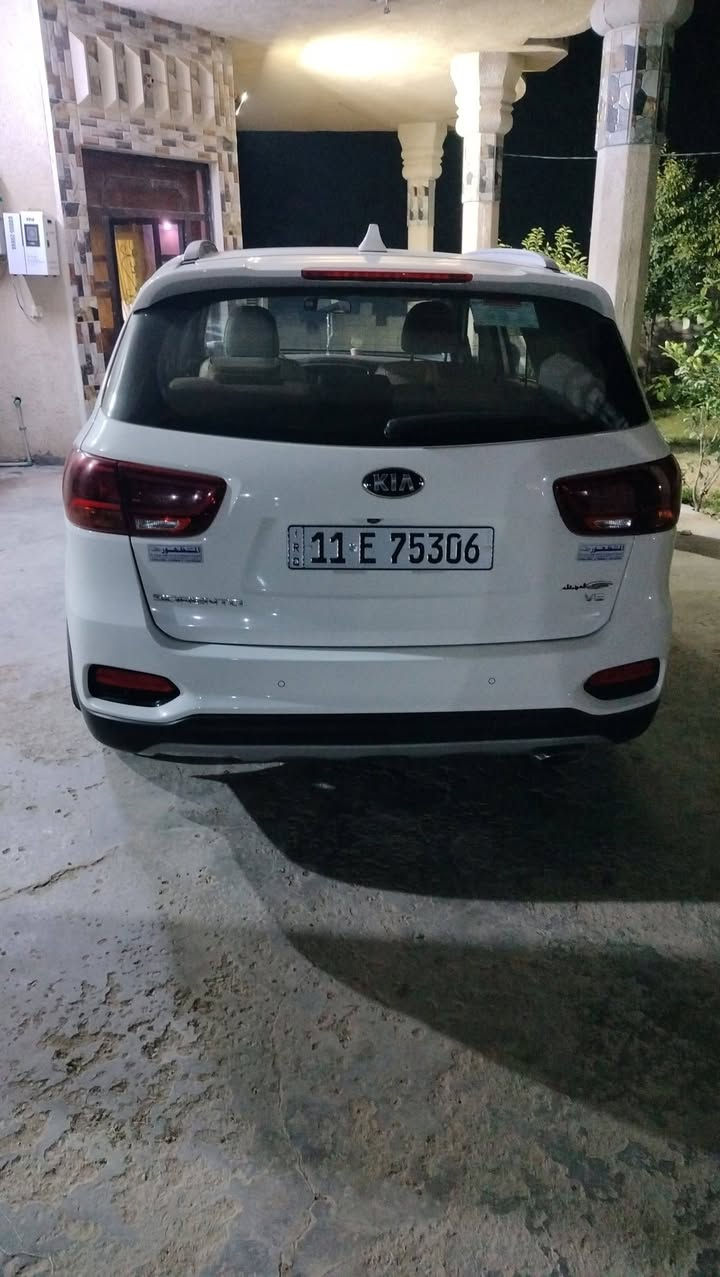 السلام عليكم سيارة سيرنتو 20 20 فول مواصفات خليجي مكفلوه كفاله عام بنورامه مراوس فقط السعر تلاثه وخمسه وبيهه مجال للستفسار التصال ***********
