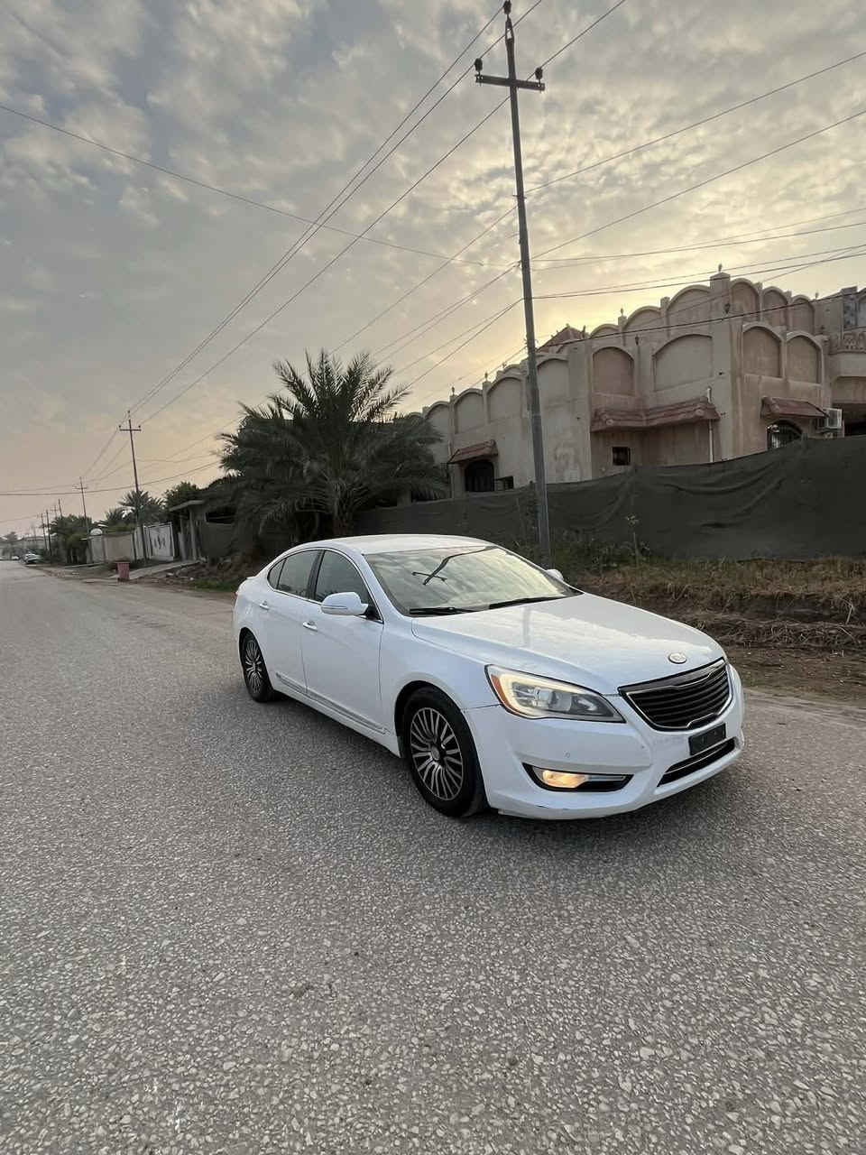 السلام عليكم كيا كادنزه 2011خليجي 
السعر105
محرك وكير وحدايه وتبريد. كفاله. عامه 
بيه صبغ اربع. قطع بدون دوخل سياره كلش 
جديد احلى من صور مكان حله 
***********
