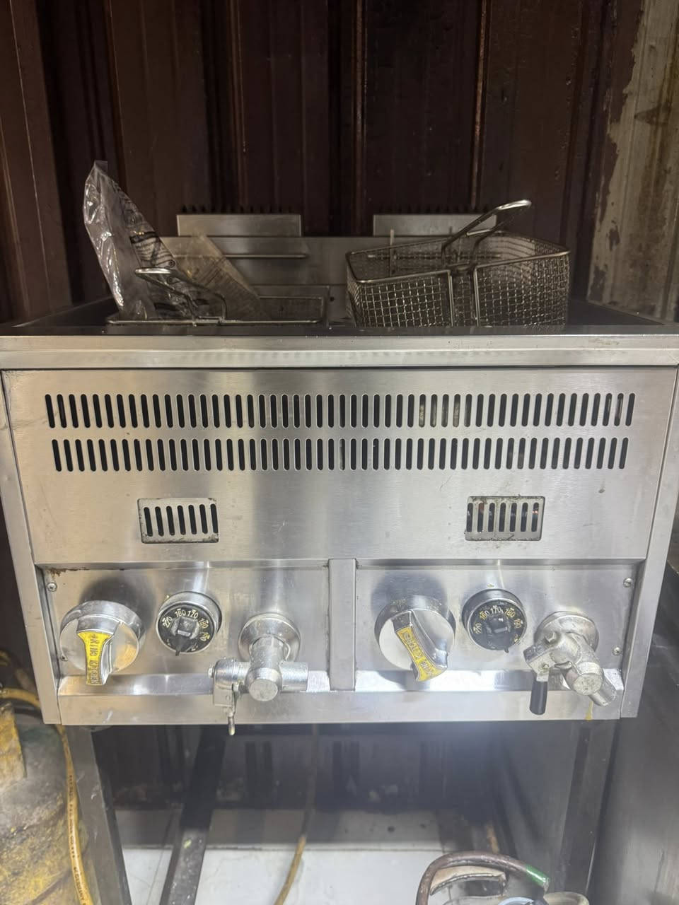 منقله شوي ترهم خطب وترهم فحم اجنحة دجاج سمج  قلاية حوضين ام حساس
