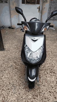 السلام عليكم
دراجه سكنس فحل 
كوري نوزل جديده مكفولة كفاله عامه ختم واحد ماشيه 25 مكينه مامفتوحه لوك جديده المكان بغداد ***********
