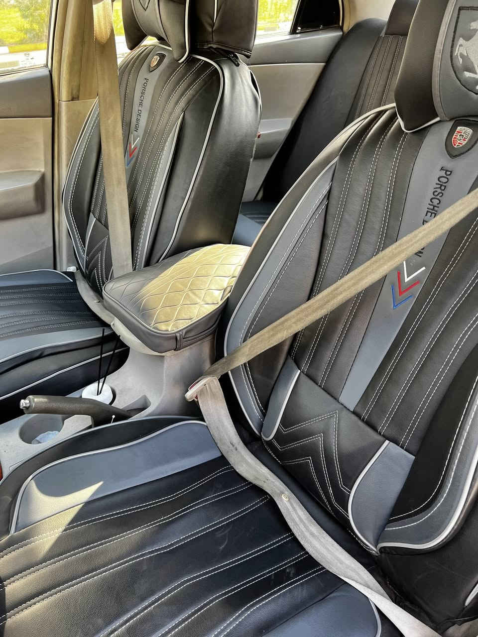 السلام عليكم من رخصت الادمن
بي واي دي 2013 بسمي رقم انكليزي سياره جاهزه كير محرك تبريد تدفئه كهربايات كله شغال شاشه كامره خلفيه دوشمه جلد 
الجاملاغات الاماميه مبدله بلادي بسبس الخياس سياره شغل وطلع وين ماتريد 
السعر 57
مامتواجد على الفيس اتصل ***********
