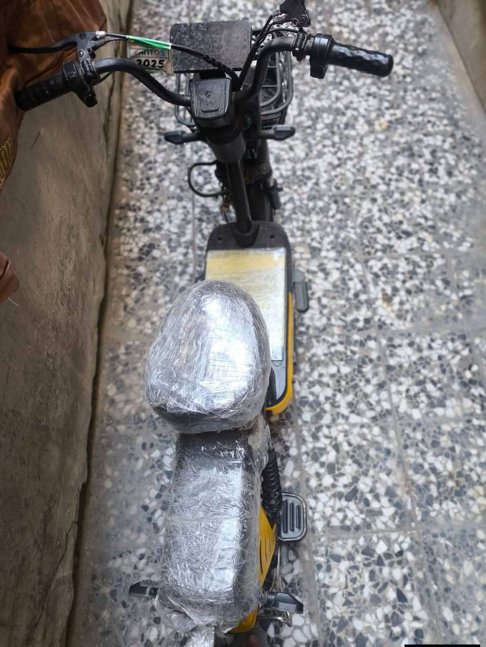 سلام عليكم دراجه شحن للبيع نقصها باتريات شغاله كلها سعرها 125وبيها مجال مكاني شعب رقم ***********
