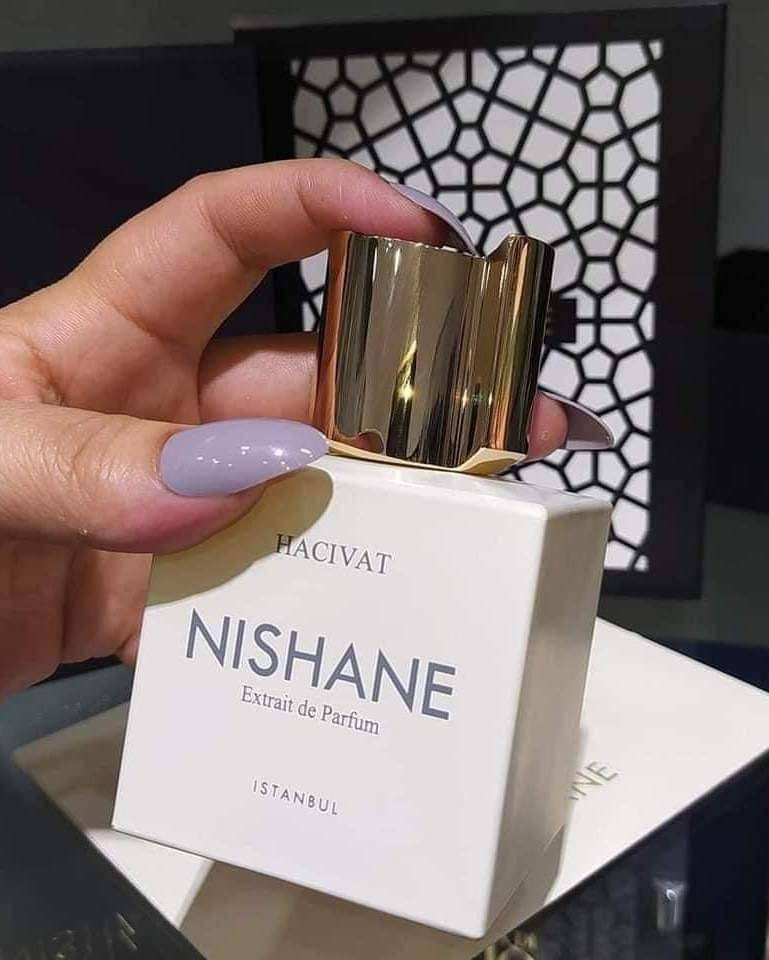✨ لأن العطر مو بس ريحة… العطر يحچي عن ذوقج وحضورج 🤍
خلي بصمتج تبقى بكل مكان تمرين بيه 🌸
أفخم العطور الأصلية بثبات يفوز ولمسات تخبل ✨
دللي نفسج بريحة تليق بأناقتج 💖
#عطور #عطور_نسائية #ثبات_يدوم


**إذا كنت صاحب هذا الإعلان وتريد حذفه لأي سبب، رجاءا أرسل رسالة إلى الدعم الفني**