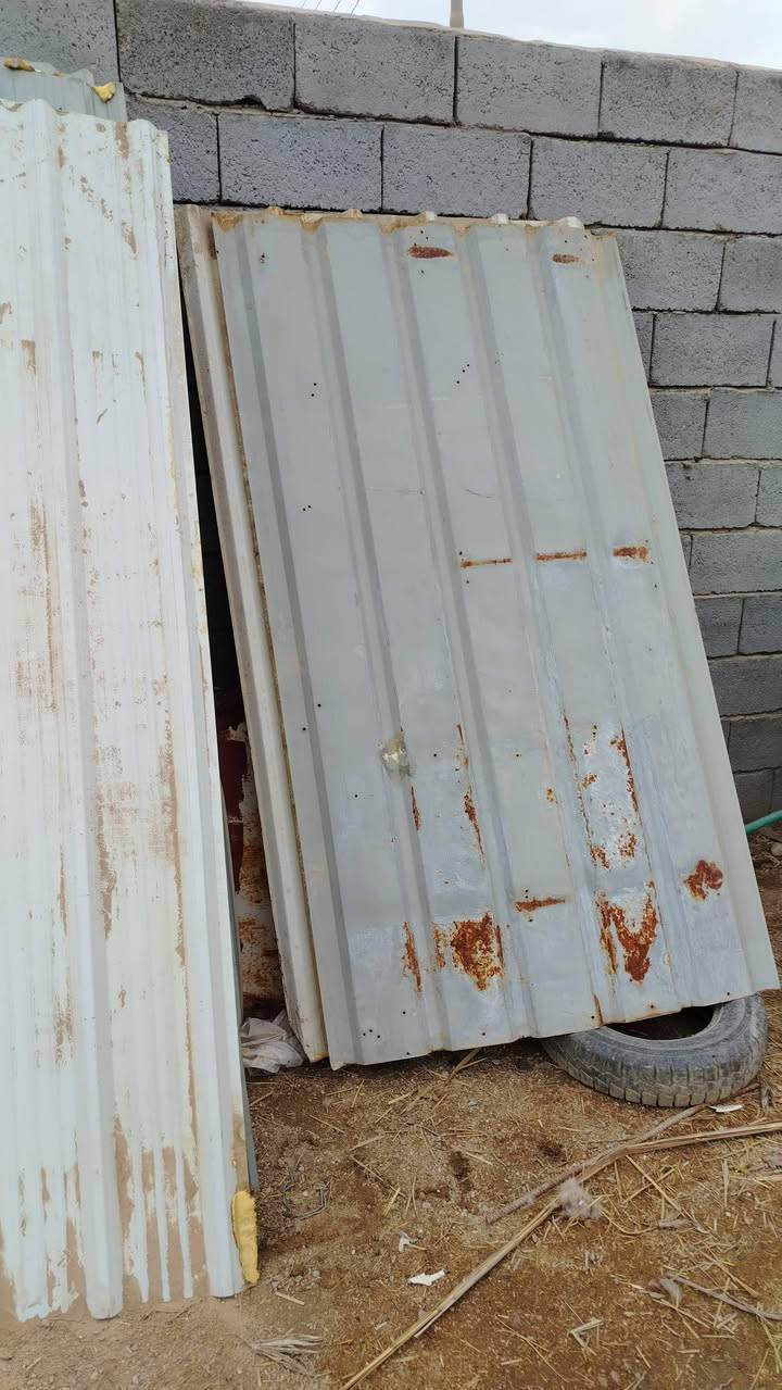 سلام عليكم اعيد نشر بسبب الوعود الكاذبه   جينكوات 6قطع  4قطع مترين وربع +قطعتين مترين جينكو ثخين ستخدام قليل مكاني فالكبير شراي واتساب ***********
