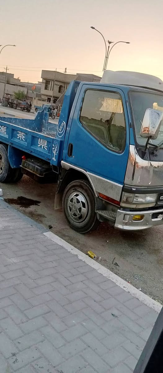 السلام عليكم كنتر بزون للبيع مكفول شاصي وبدي ومكينه 32 تخم تاير جديد جوبلس السياره سبرنك جوه نثيه السياره مكفوله كفاله عامه العنوان بصره الحيانيه رقم الهاتف  ***********
