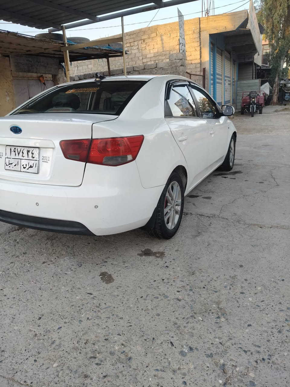 سياره سيراتو للبيع  2011 بيها صبغ حزام سعر 70 ورقه وبيها مجال وتفاصيل استفسار رقم الهاتف ***********
