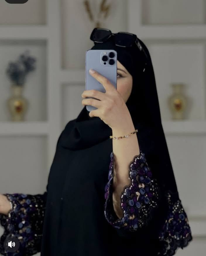 🖤 أناقة تليق بكل امرأة... 🖤
اللون الأسود يبقى عنوان الفخامة والرقي، وهاي العباية صُممت حتى تمنحج إطلالة راقية بكل مناسبة.
✨ قماش ناعم وانسيابي
✨ تطريز دانتيل فاخر على الأكمام
✨ تصميم محتشم وأنيق يناسب جميع الأوقات
✨ جودة عالية ولمسات فخمة
لأن الأناقة تبدأ من التفاصيل... اختاري عباية تبرز ذوقج بكل هدوء وفخامة. 🌿
📩 للحجز والاستفسار راسلينا على الخاص.
#عبايات_سوداء #عباية_سوداء #عبايات_راقية #عبايات_نسائية #أناقة #عباية_فخمة #ستايل_راقي #العراق #موضة_العبايات #فيسبوك_شوب


**إذا كنت صاحب هذا الإعلان وتريد حذفه لأي سبب، رجاءا أرسل رسالة إلى الدعم الفني**
